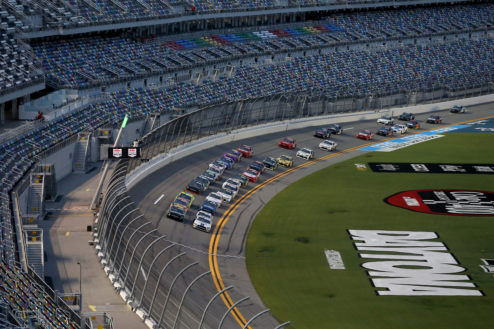 In the Mirror Daytona and Gateway Pure Thunder Racing